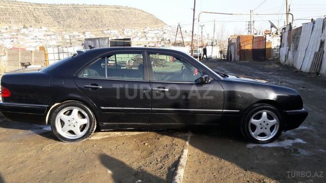 Mercedes E 320 1999, 37,000 km - 3.2 l - Bakı