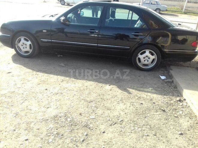 Mercedes E 280 1997, 301,303 km - 2.8 л - Qazax