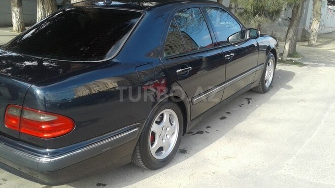 Mercedes E 320 2000, 217,000 km - 3.2 l - Bakı