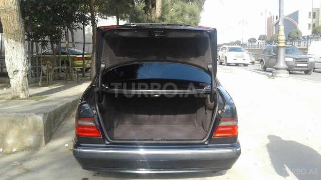 Mercedes E 320 2000, 217,000 km - 3.2 l - Bakı