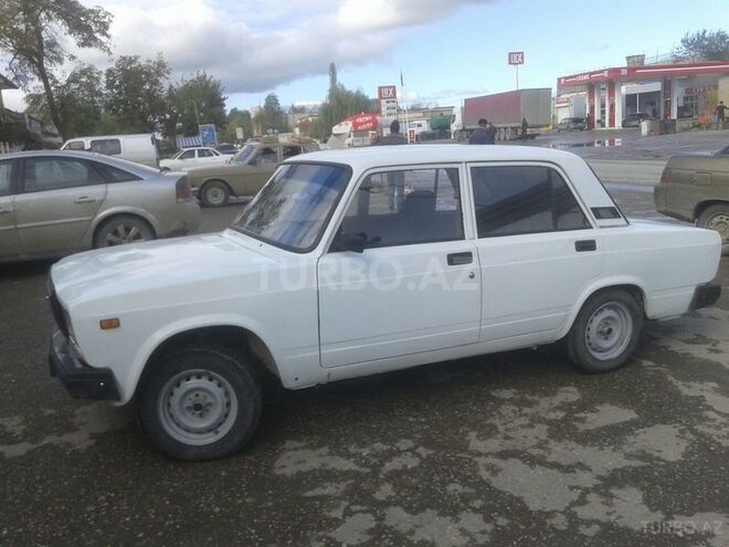 LADA (VAZ) 2107 2007, 90,000 km - 1.6 л - Xudat