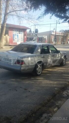 Mercedes E 280 1994, 195,000 km - 2.8 l - Xaçmaz