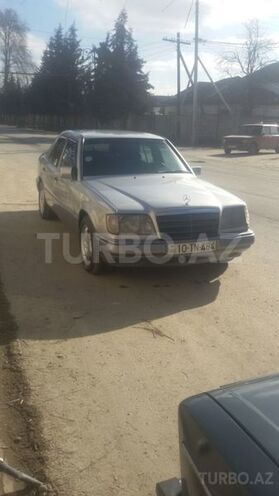 Mercedes E 280 1994, 195,000 km - 2.8 l - Xaçmaz