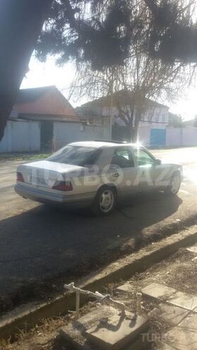 Mercedes E 280 1994, 195,000 km - 2.8 l - Xaçmaz