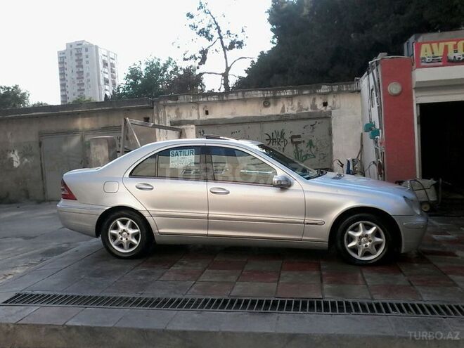 Mercedes C 220 2001, 312,000 km - 2.2 l - Bakı