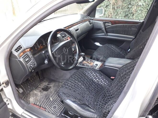 Mercedes E 280 1998, 240,000 km - 2.8 l - Bakı