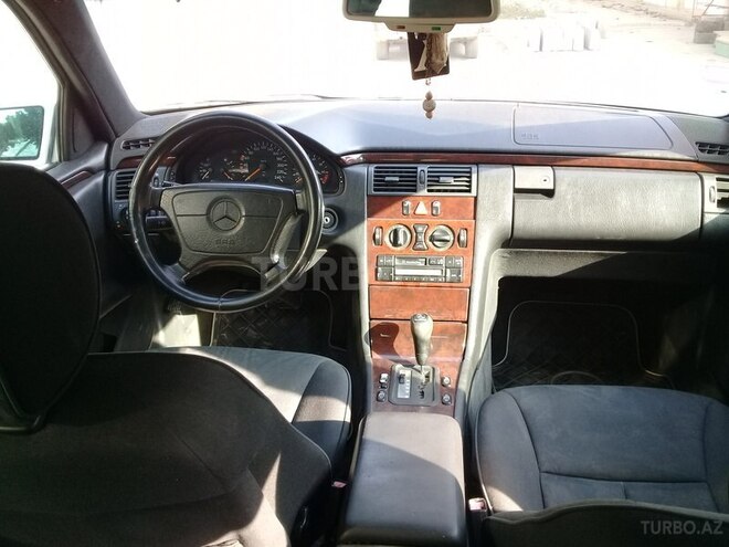Mercedes E 230 1996, 228,265 km - 2.3 л - Xaçmaz