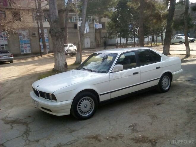 BMW 520 1991, 296,000 km - 2.0 l - Sumqayıt