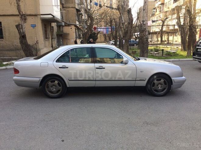 Mercedes E 220 1996, 234,566 km - 2.2 l - Bakı