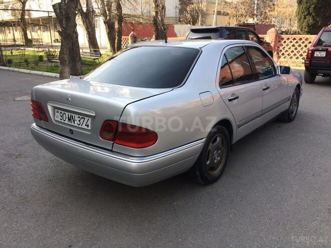 Mercedes E 220 1996, 234,566 km - 2.2 l - Bakı