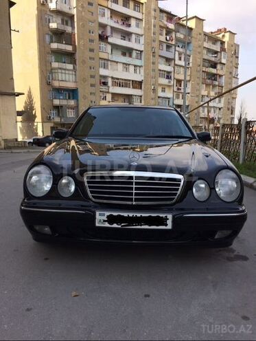 Mercedes E 240 2000, 300,000 km - 2.4 л - Bakı