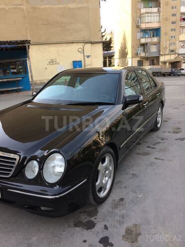 Mercedes E 240 2000, 300,000 km - 2.4 л - Bakı
