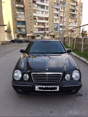 Mercedes E 240 2000, 300,000 km - 2.4 л - Bakı