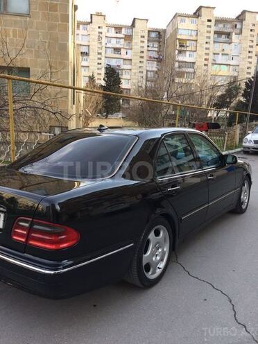 Mercedes E 240 2000, 300,000 km - 2.4 л - Bakı