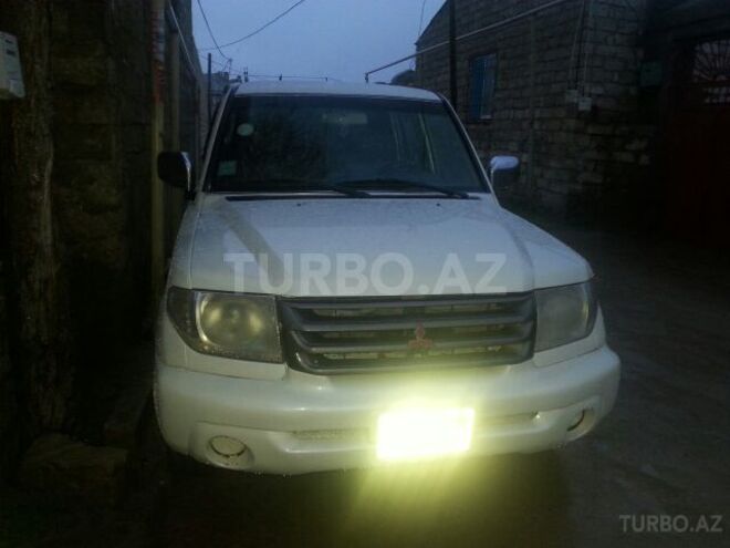 Mitsubishi Pajero io 2001, 20 km - 0.2 l - Bakı