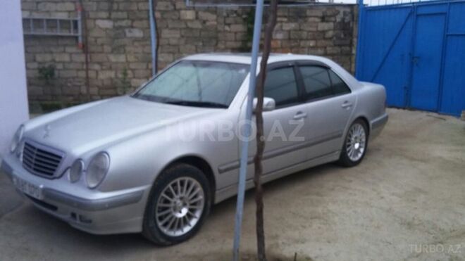 Mercedes E 280 2002, 273,000 km - 2.8 l - Bakı