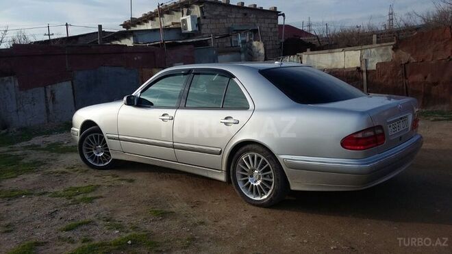 Mercedes E 280 2002, 273,000 km - 2.8 l - Bakı