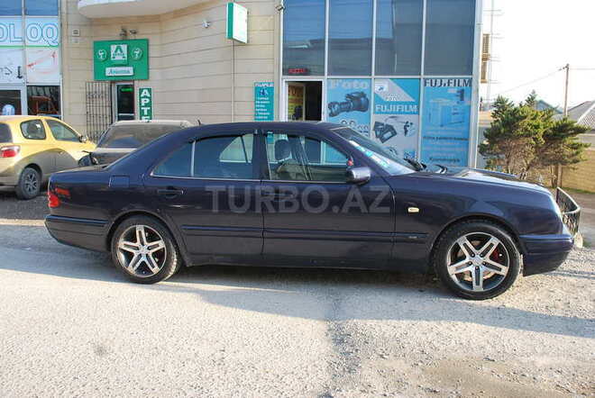 Mercedes E 280 1996, 298,348 km - 2.8 l - Bakı