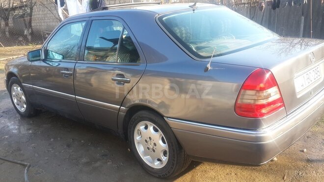 Mercedes E 180 1996, 250,000 km - 0.3 л - Bərdə