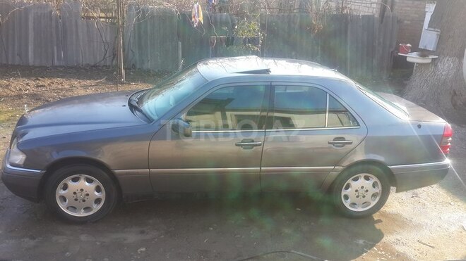 Mercedes E 180 1996, 250,000 km - 0.3 л - Bərdə