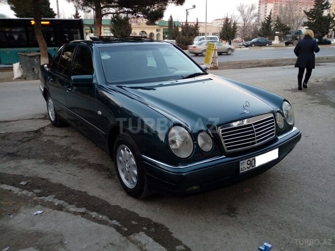 Mercedes E 240 1999, 257,000 km - 2.4 l - Sumqayıt