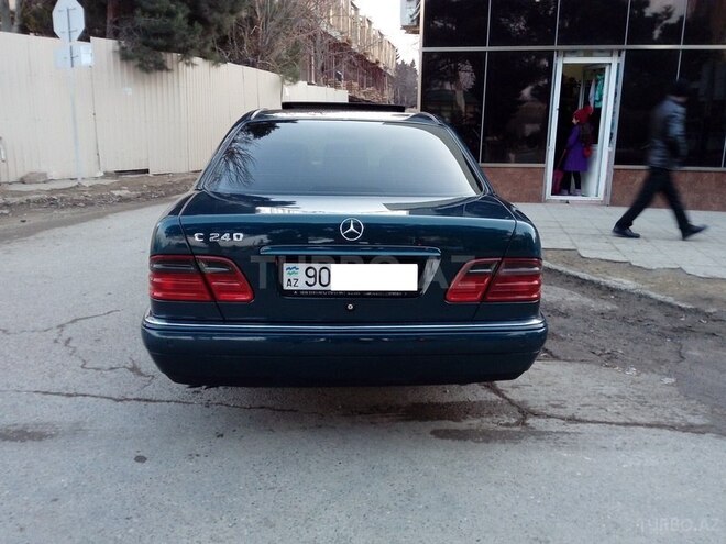 Mercedes E 240 1999, 257,000 km - 2.4 l - Sumqayıt