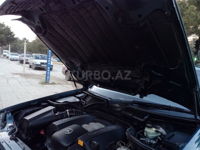 Mercedes E 240 1999, 257,000 km - 2.4 l - Sumqayıt