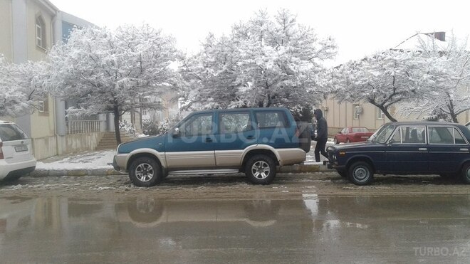 Nissan Terrano 1996, 250,000 km - 2.7 l - Naxçıvan