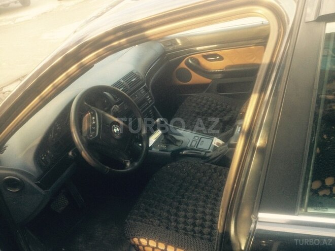 BMW 523 1999, 196,000 km - 2.5 l - Mingəçevir