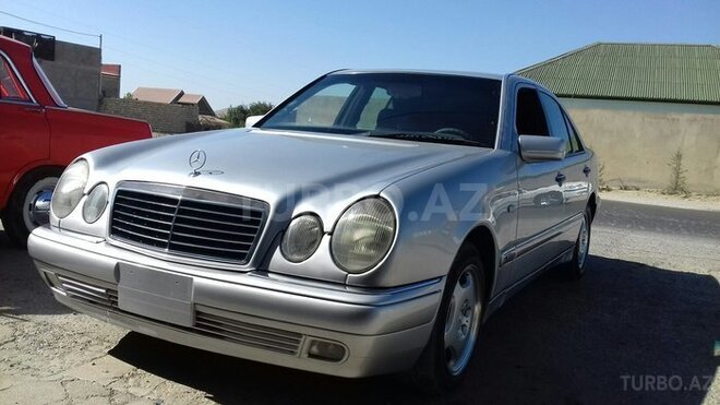 Mercedes E 220 2000, 280,000 km - 2.2 l - Bakı