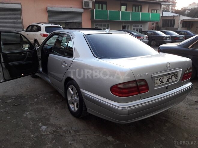 Mercedes E 240 2000, 230,000 km - 2.6 l - Bakı