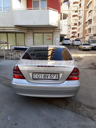 Mercedes C 220 2001, 337,000 km - 2.2 l - Bakı