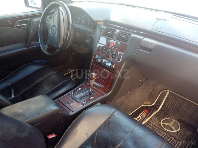 Mercedes E 230 1996, 190,000 km - 2.3 l - Sumqayıt