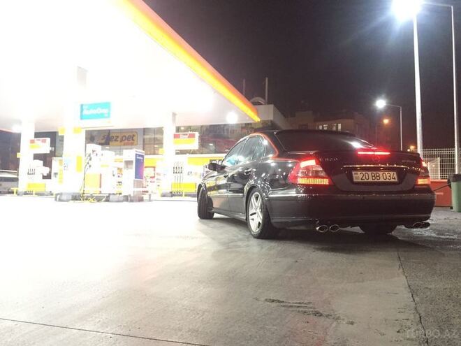 Mercedes E 320 2002, 273,000 km - 3.2 l - Bakı
