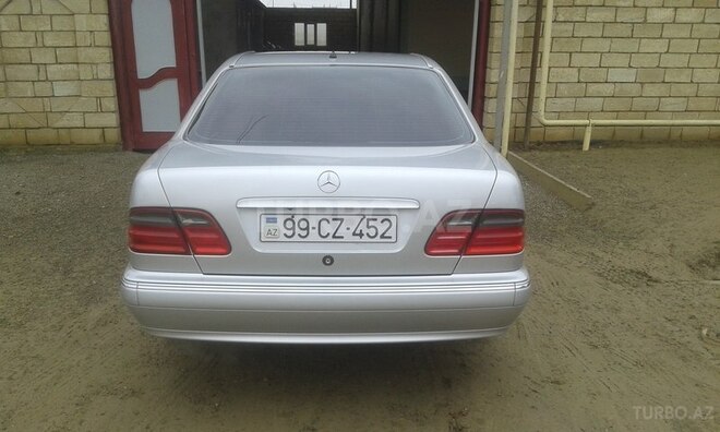 Mercedes E 280 1999, 214,000 km - 2.8 л - Salyan
