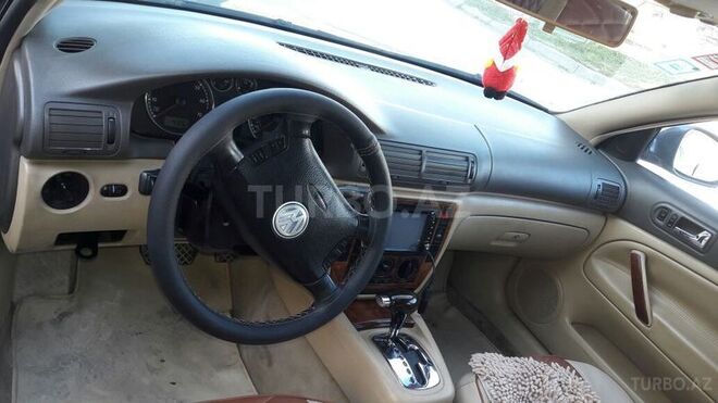 Volkswagen Passat 2004, 250,000 km - 1.8 l - Bakı