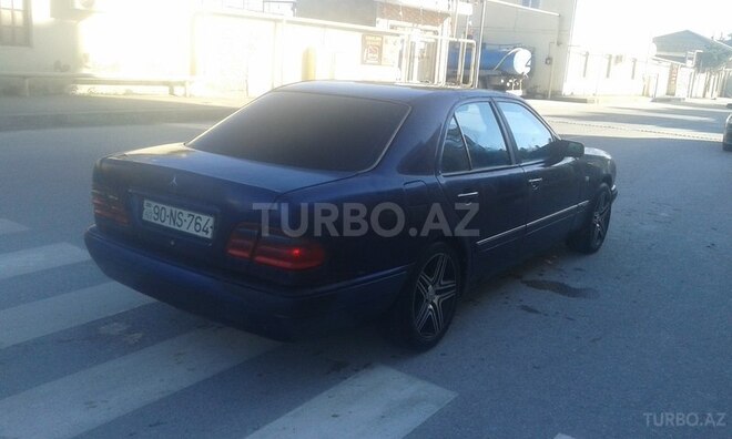 Mercedes E 230 1995, 236,000 km - 2.3 l - Bakı