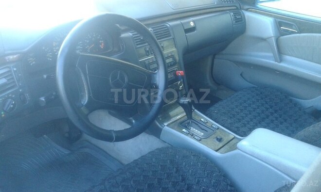 Mercedes E 230 1995, 236,000 km - 2.3 l - Bakı