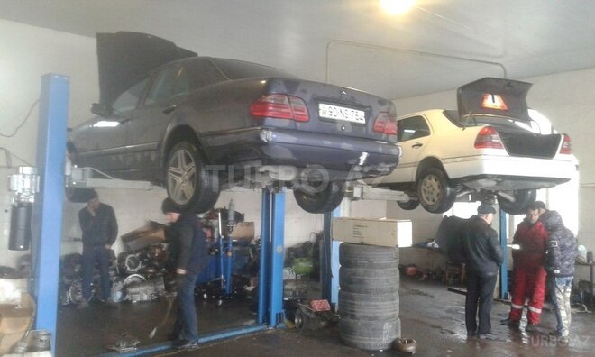 Mercedes E 230 1995, 236,000 km - 2.3 l - Bakı