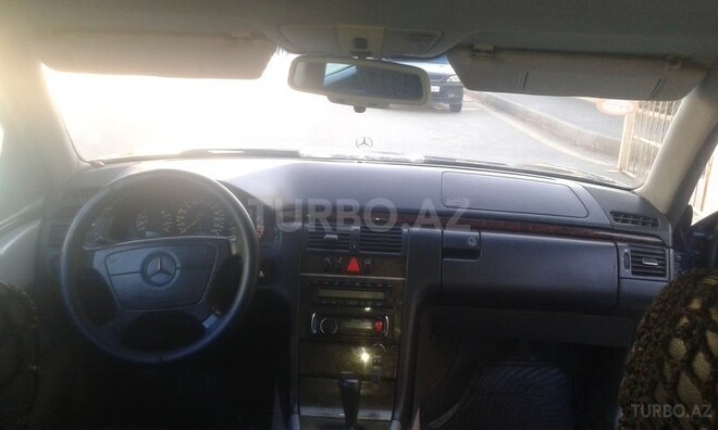Mercedes E 230 1995, 236,000 km - 2.3 l - Bakı