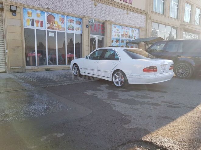 Mercedes E 240 2001, 169,000 km - 2.6 l - Gəncə