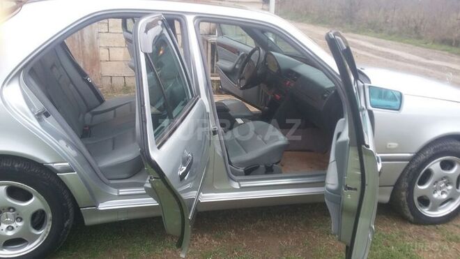 Mercedes C 230 1998, 207,601 km - 2.3 l - Sabirabad