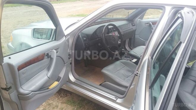Mercedes C 230 1998, 207,601 km - 2.3 l - Sabirabad