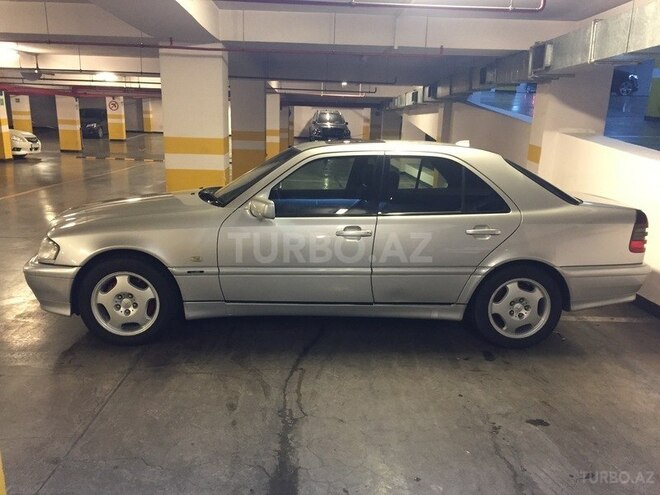 Mercedes C 220 1999, 232,796 km - 2.2 l - Bakı