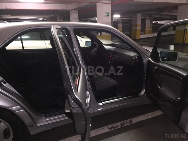 Mercedes C 220 1999, 232,796 km - 2.2 l - Bakı