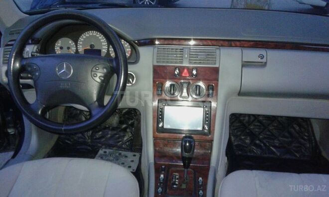 Mercedes E 280 2001, 225,000 km - 2.8 l - Mingəçevir