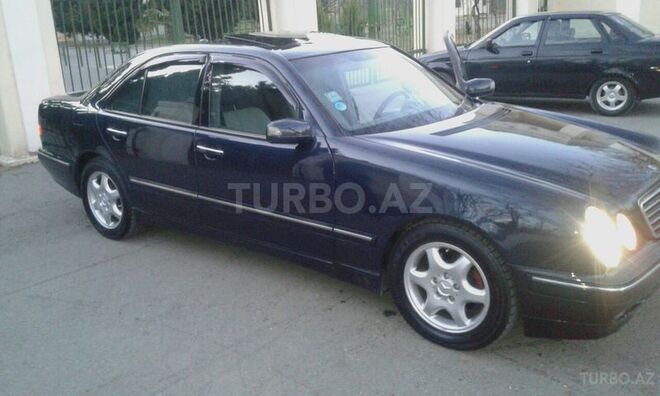 Mercedes E 280 2001, 225,000 km - 2.8 l - Mingəçevir