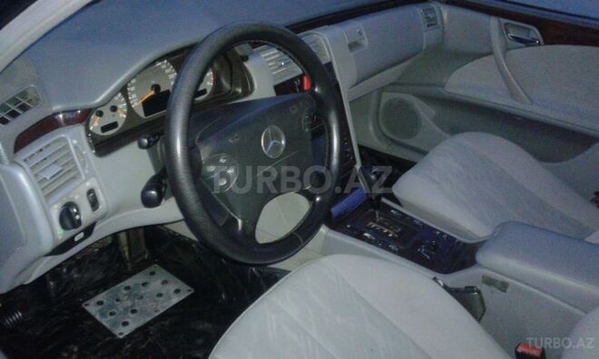 Mercedes E 280 2001, 225,000 km - 2.8 l - Mingəçevir