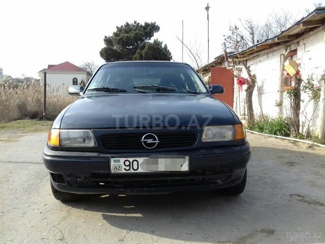 Opel Astra 1995, 260,000 km - 2.0 l - Bakı