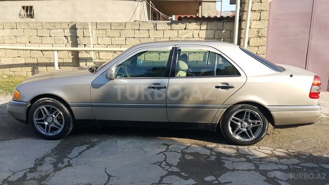 Mercedes C 230 1997, 194,000 km - 2.3 l - Bakı